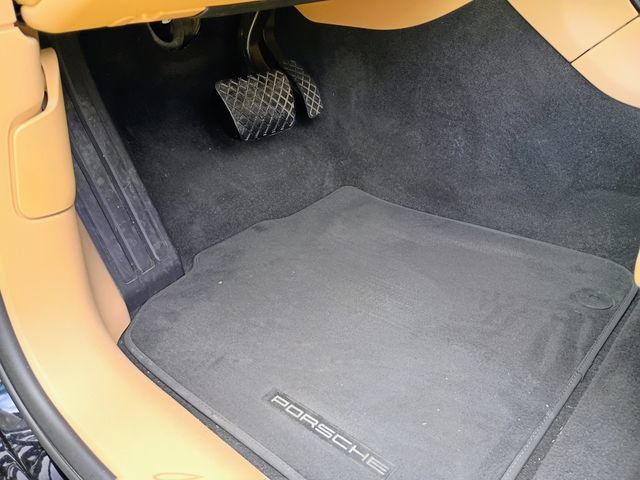 Used 2018 Porsche Macan AWD/4WD image 27