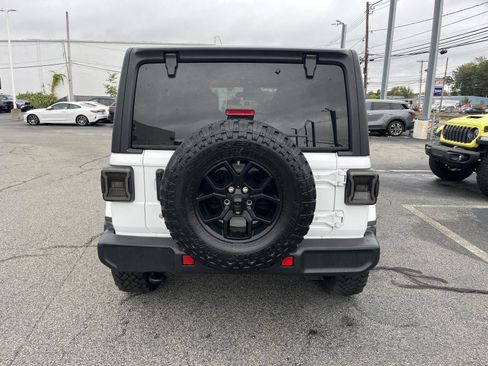 Used 2020 Jeep Wrangler Unlimited Sahara w/ Dual Top Group image 4
