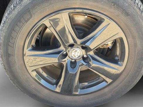 Used 2023 Toyota Highlander L FWD image 15
