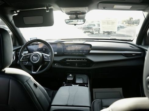 Used 2025 Buick Enclave Avenir w/ Super Cruise Package image 11