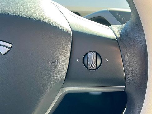 Used 2022 Tesla Model 3 Performance image 15