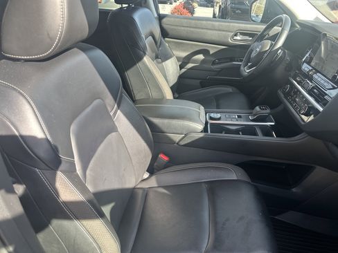 Used 2022 Nissan Pathfinder SL image 31