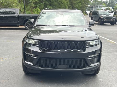 Used 2025 Jeep Grand Cherokee Limited w/ Black Appearance Package AWD/4WD image 2