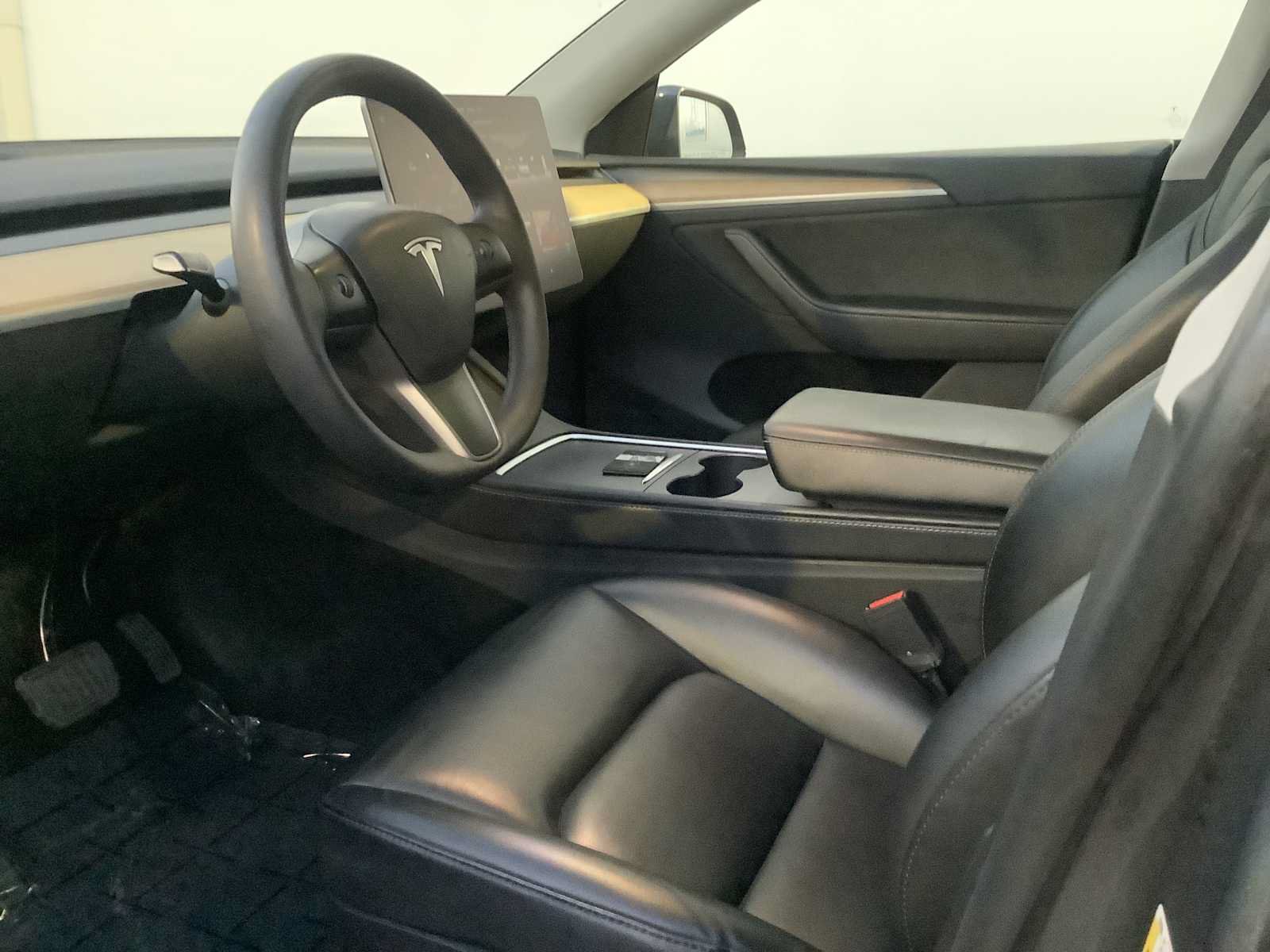 Used 2023 Tesla Model Y Long Range AWD/4WD image 3