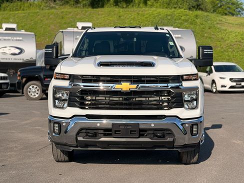 Used 2025 Chevrolet Silverado 3500 LT w/ All Star Edition AWD/4WD image 2