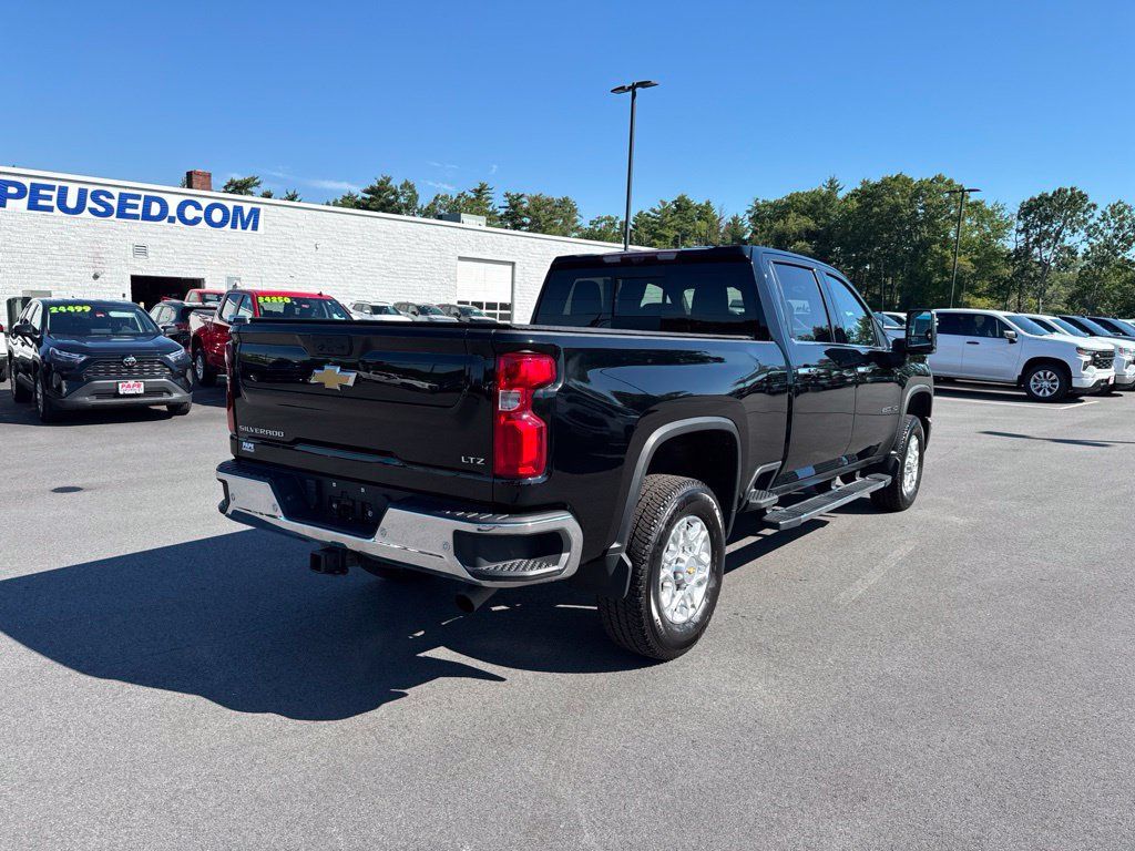 Used 2024 Chevrolet Silverado 2500 LTZ w/ LTZ Plus Package AWD/4WD image 4