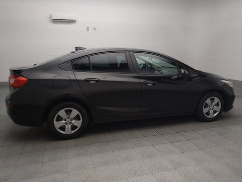 Used 2017 Chevrolet Cruze LS FWD image 10