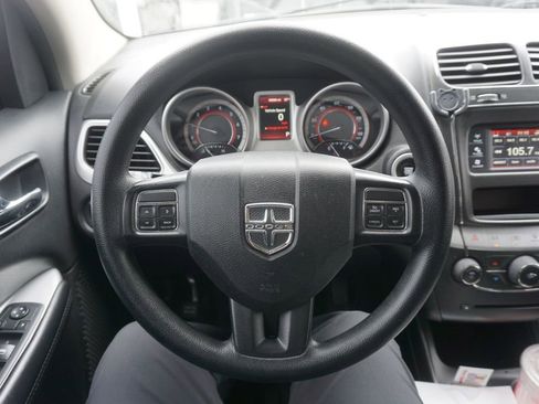 Used 2017 Dodge Journey SXT w/ Comfort/Convenience Group AWD/4WD image 3