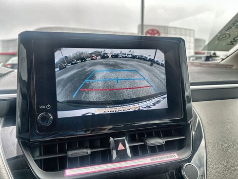 Used 2024 Toyota Corolla LE image 23