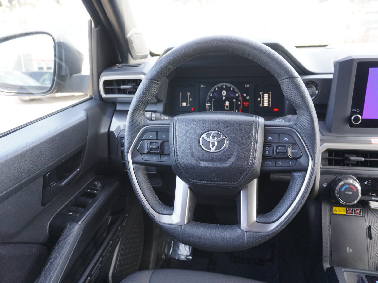Used 2025 Toyota Tacoma SR5 AWD/4WD image 16