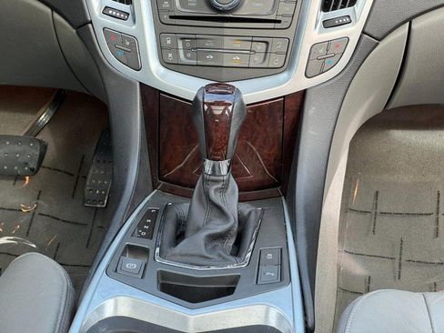 Used 2010 Cadillac SRX Luxury image 14