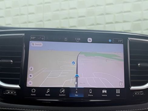 Certified 2024 Chrysler Pacifica Limited image 23