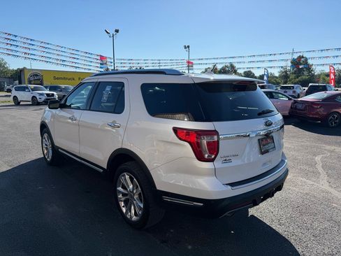 Used 2018 Ford Explorer Limited w/ Equipment Group 301A AWD/4WD image 8