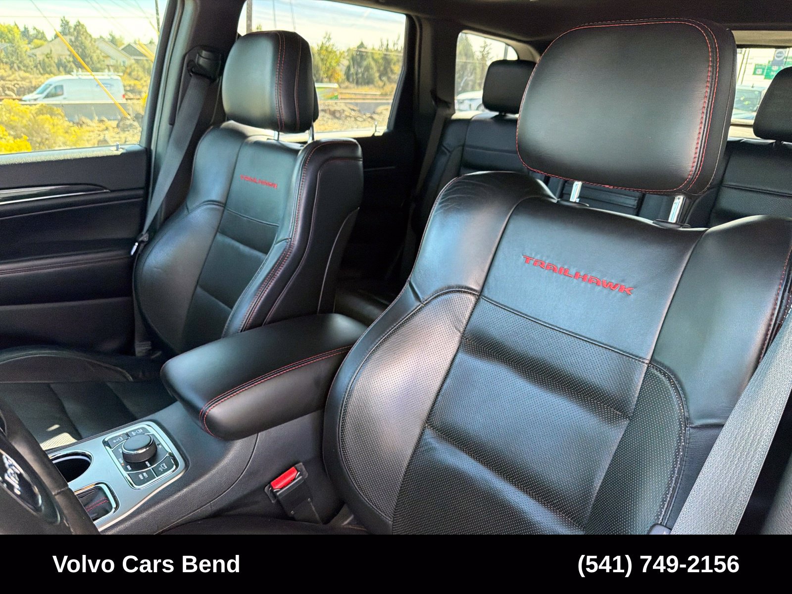 Used 2018 Jeep Grand Cherokee Trailhawk w/ Trailhawk Luxury Group AWD/4WD image 19
