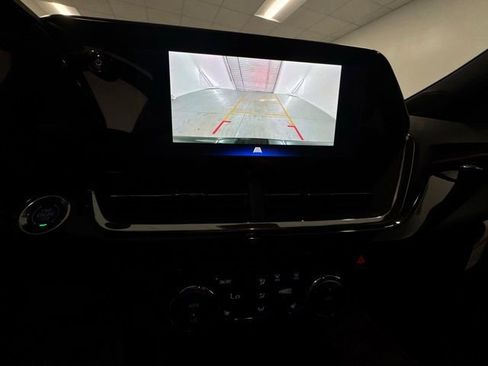 New 2026 Chevrolet Trax RS w/ Sunroof Package FWD image 18