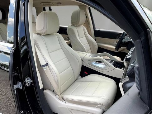 Certified 2023 Mercedes-Benz GLS 450 4MATIC image 32