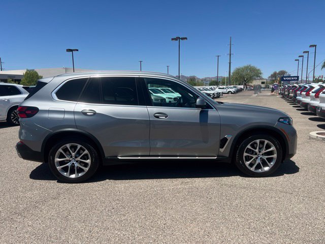 Used 2024 BMW X5 xDrive40i AWD/4WD image 2