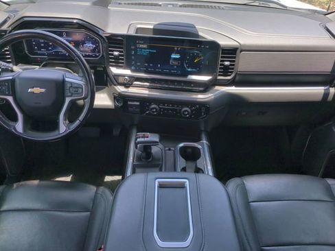Used 2022 Chevrolet Silverado 1500 LTZ w/ LTZ Premium Package AWD/4WD image 17