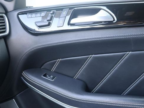 Used 2015 Mercedes-Benz GL 63 AMG 4MATIC image 41