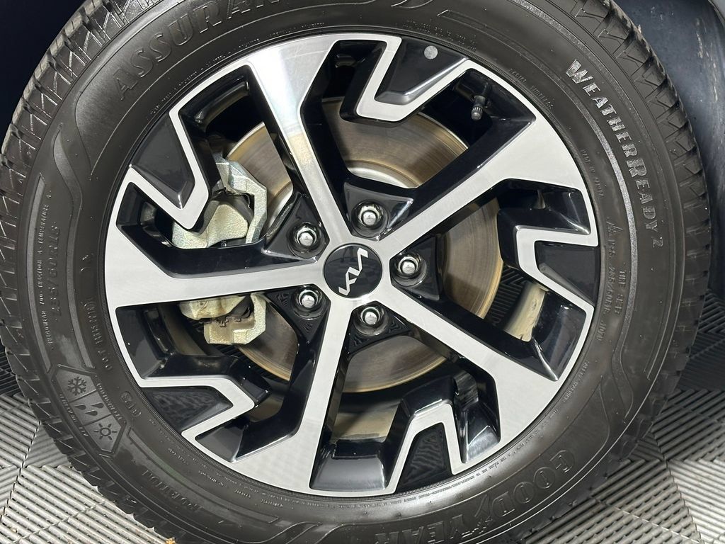 Used 2023 Kia Sportage EX FWD image 13