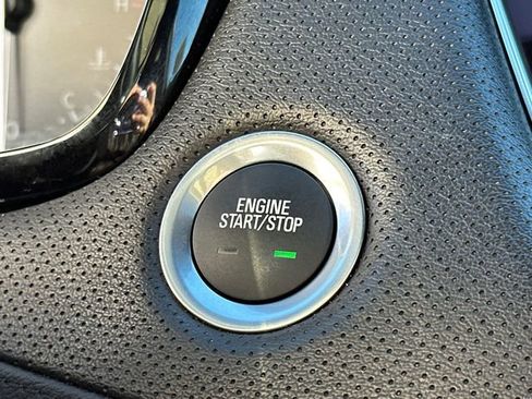 Used 2025 Cadillac XT5 Premium Luxury image 40