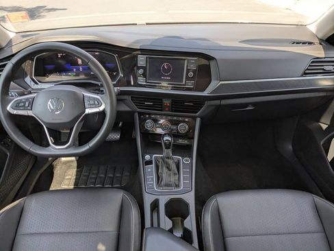 Used 2024 Volkswagen Jetta SE FWD image 14