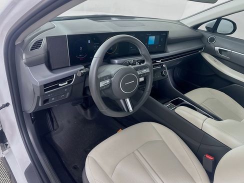 Certified 2025 Hyundai Sonata SEL image 9