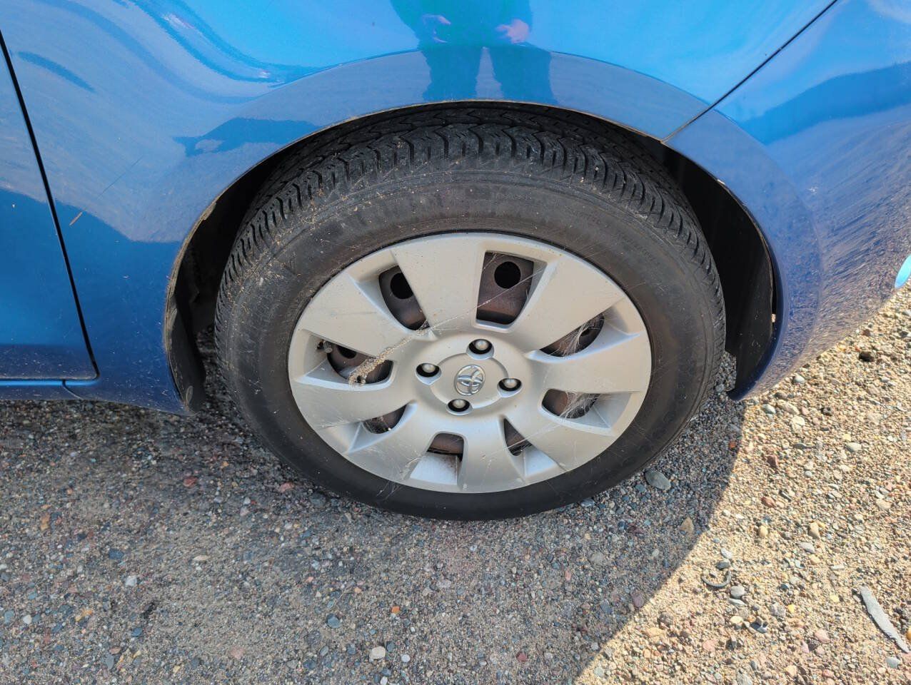 Used 2008 Toyota Yaris 2-Door Hatchback FWD image 12
