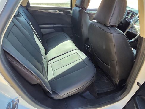 Used 2019 Ford Fusion SE image 21