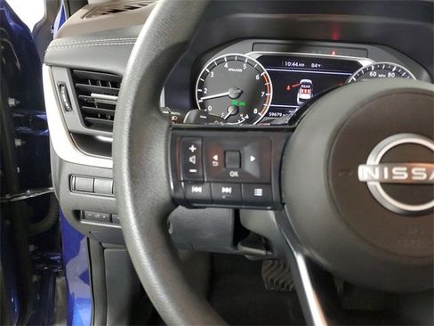 Used 2023 Nissan Rogue SV image 25