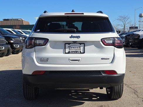 Used 2022 Jeep Compass Latitude w/ Sun and Sound Group image 14