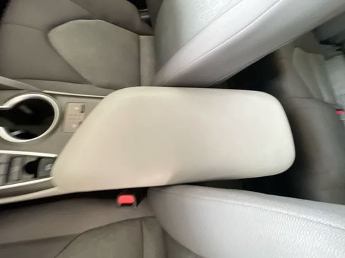 Used 2022 Toyota Camry LE w/ Cold Weather Package AWD/4WD image 21
