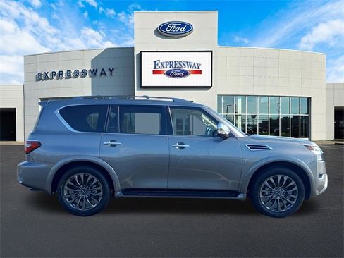 Used 2024 Nissan Armada Platinum w/ Captain's Chairs Package image 5