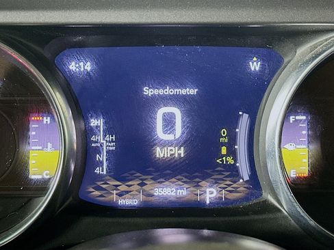 Used 2023 Jeep Wrangler Unlimited w/ Cold Weather Group AWD/4WD image 18
