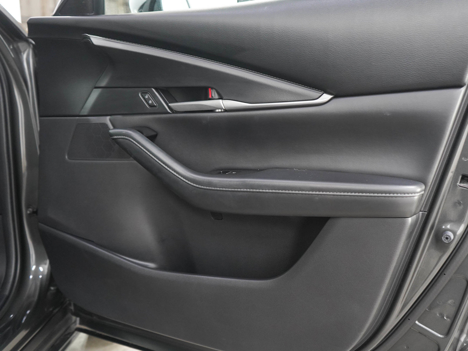 Used 2024 MAZDA CX-30 AWD 2.5 S w/ Select Sport Pkg image 9