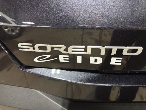 New 2026 Kia Sorento S w/ S Panoramic Sunroof Package image 14