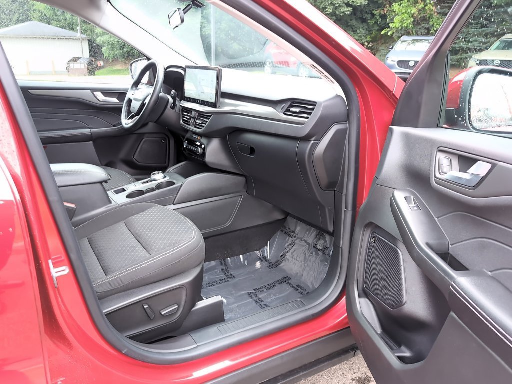 Used 2023 Ford Escape Active w/ Tech Pack #2 AWD/4WD image 6