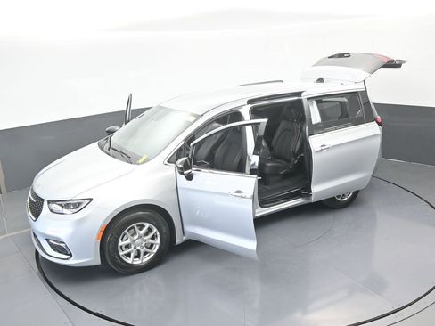 New 2026 Chrysler Pacifica Select image 62
