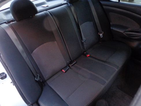 Used 2014 Nissan Versa SV w/ Convenience Package image 29