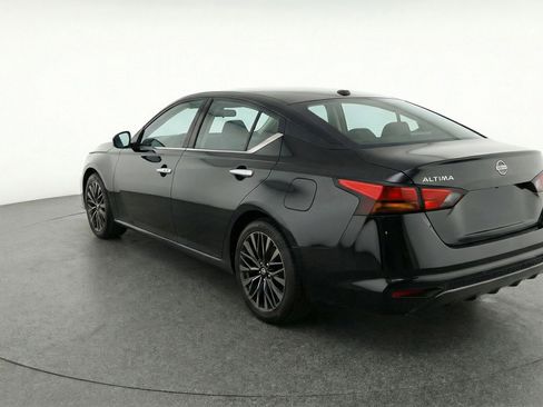 Used 2025 Nissan Altima 2.5 SV image 6