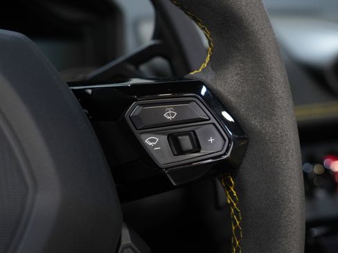 Used 2024 Lamborghini Huracan EVO image 51