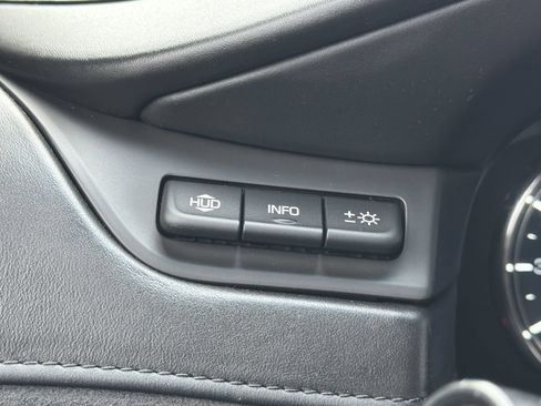 Used 2017 Cadillac Escalade Platinum AWD/4WD image 18