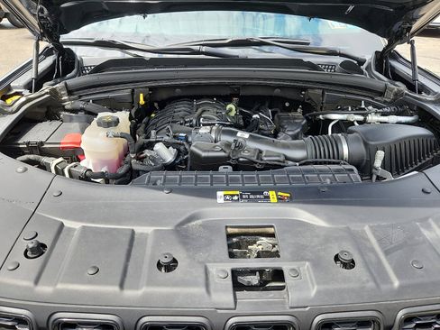 Certified 2025 Jeep Grand Cherokee Altitude AWD/4WD image 27