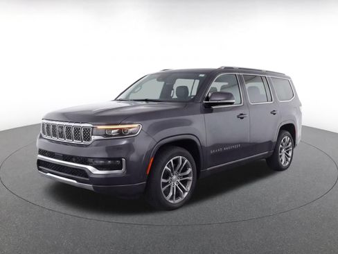 Used 2023 Jeep Grand Wagoneer Series II AWD/4WD image 3