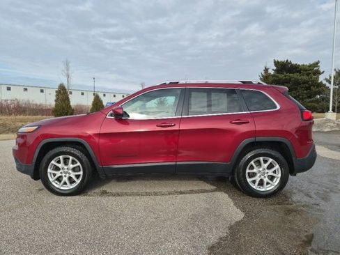 Used 2016 Jeep Cherokee Latitude w/ Comfort & Convenience Group image 10