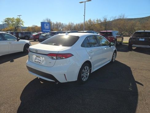 Used 2021 Toyota Corolla LE image 10
