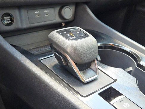 Used 2025 Nissan Rogue SV AWD/4WD image 25