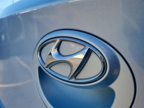 Used 2012 Hyundai Accent GS image 5