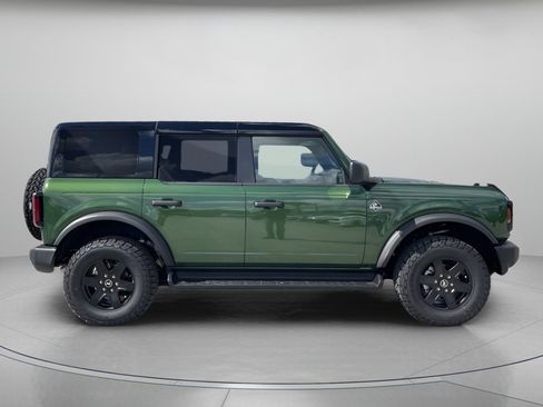 New 2025 Ford Bronco Outer Banks w/ Black Appearance Package image 2
