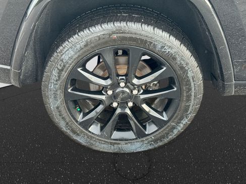 Used 2020 Jeep Grand Cherokee Altitude AWD/4WD image 20